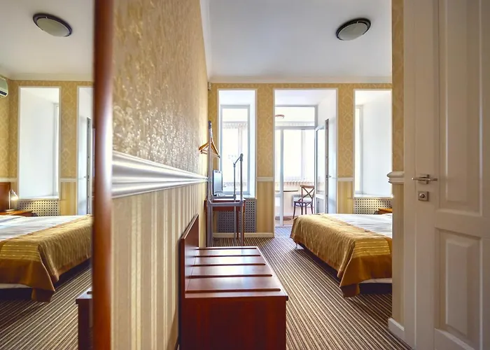 Consul Hotel Консул
