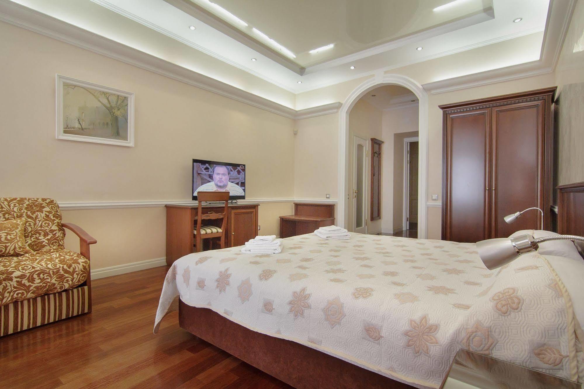 Hotel Consul консул 3*